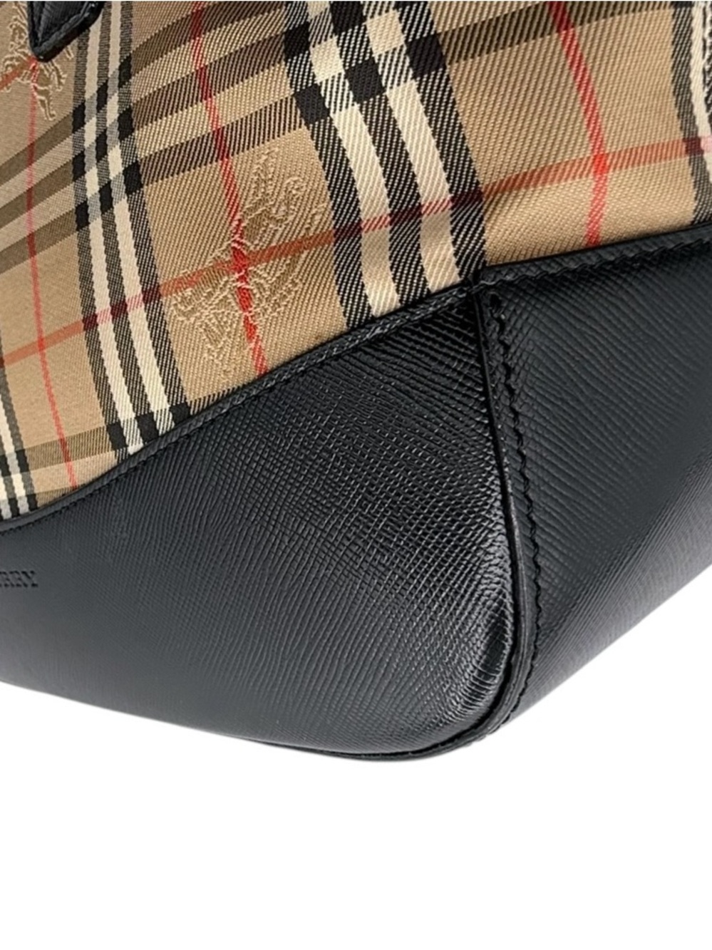 Burberry Haymarket Check canvas-Tote W/COA Giftable condition! - Picture 8 of 16